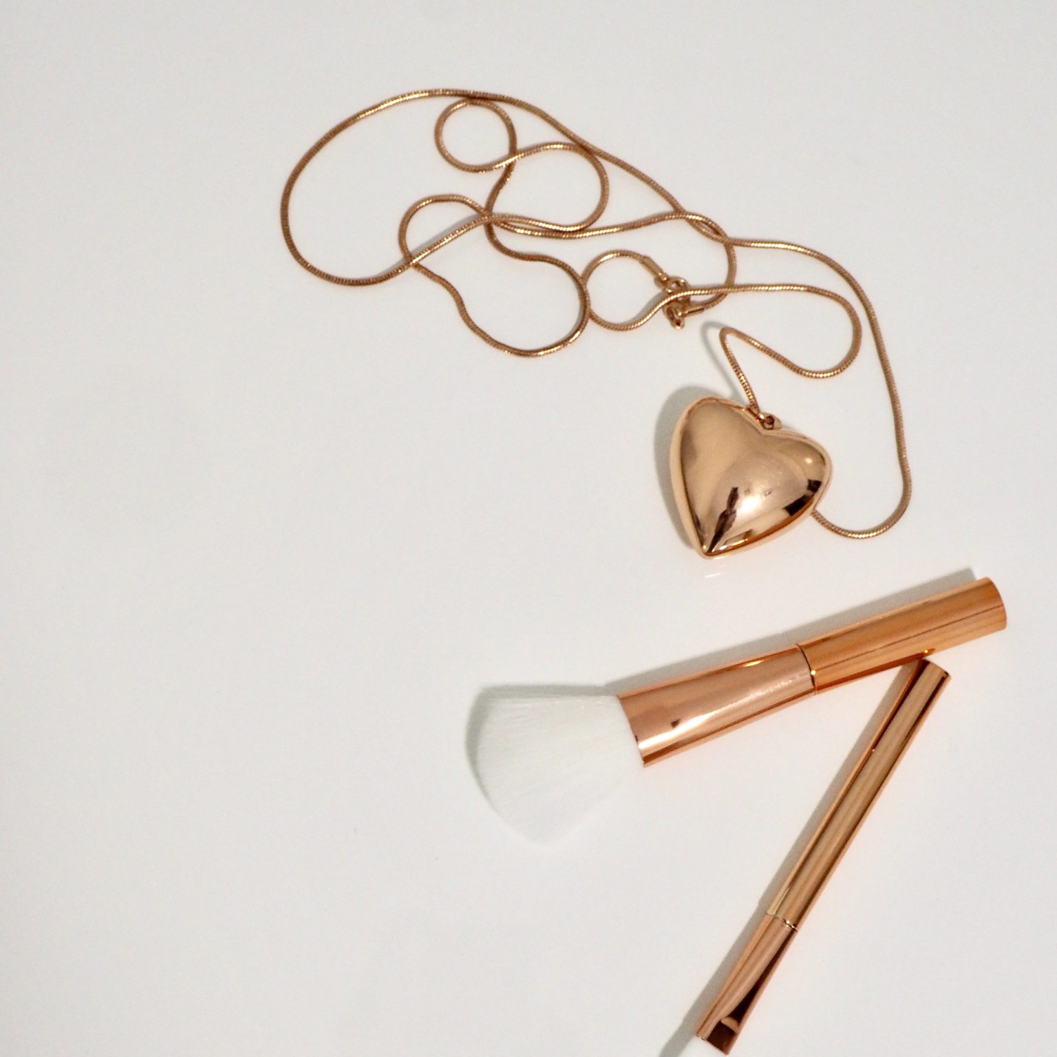 Kalung Emas Memiliki Fungsi dan Manfaat Loh! - V&CO Jewellery News