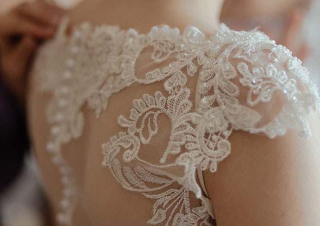Gaun Pengantin Sederhana untuk Pernikahan Elegan