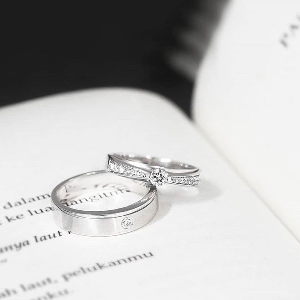 Artikel dan Informasi Seputar Cincin Kawin - V&Co Jewellery