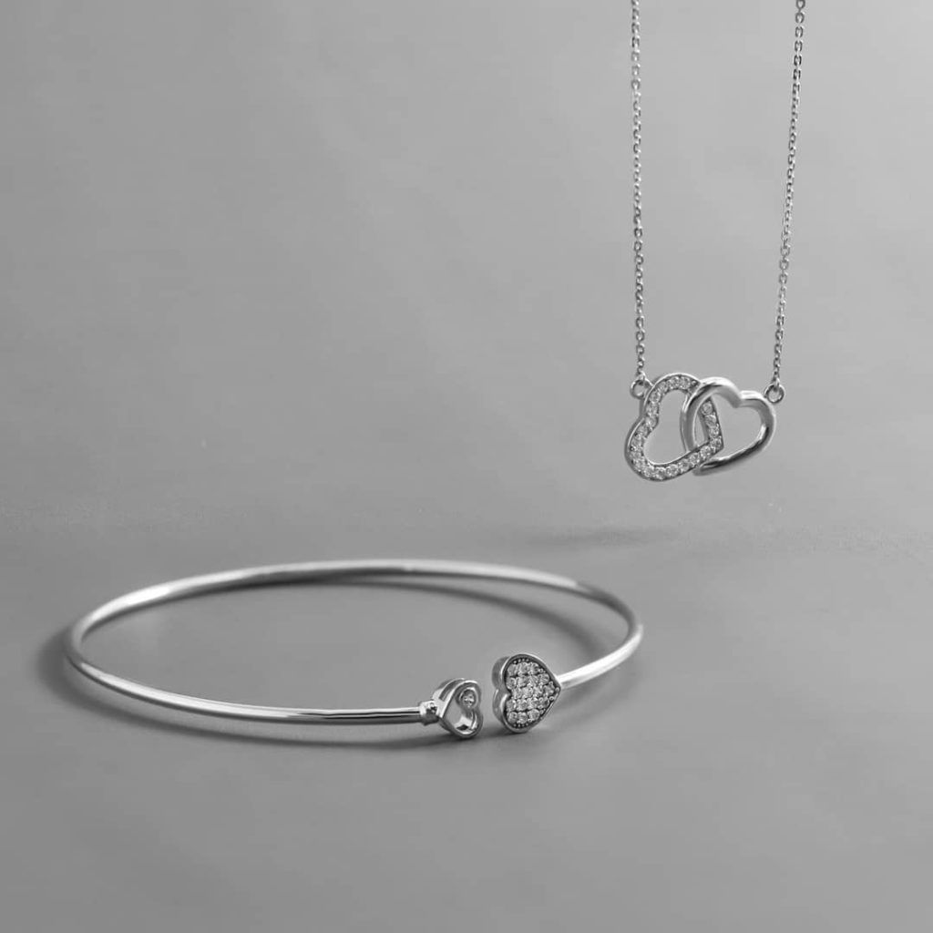 Perhiasan Satu Set Apa Saja Isinya? V&CO Jewellery News