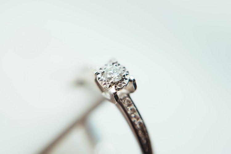Menjadikan Perhiasan Berlian Sebagai Hadiah Ulang Tahun untuk Puteri Tercinta