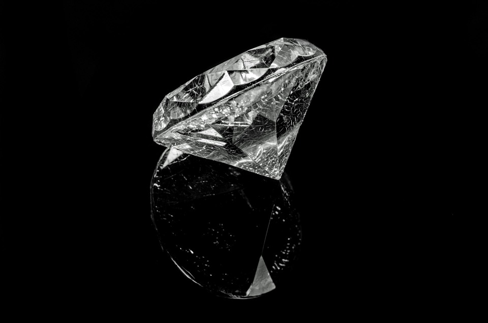 Sejarah Berlian dan Penggunaannya Sebagai Perhiasan