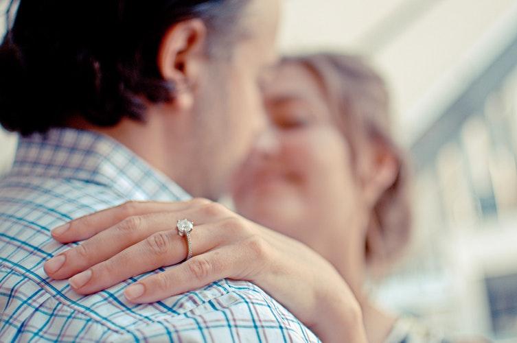 Tips Hubungan Harmonis Setelah Pernikahan