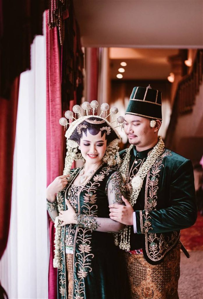 Kenali Tradisi  Adat  Pernikahan  di Indonesia V CO 
