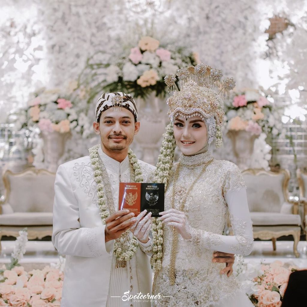 Kenali Tradisi Adat  Pernikahan  di Indonesia V CO 