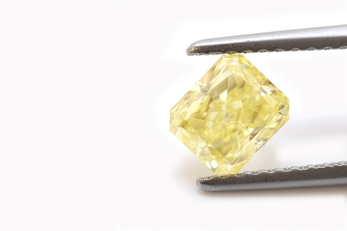Kenalan Yuk dengan Cincin Berlian Fancy Yellow!