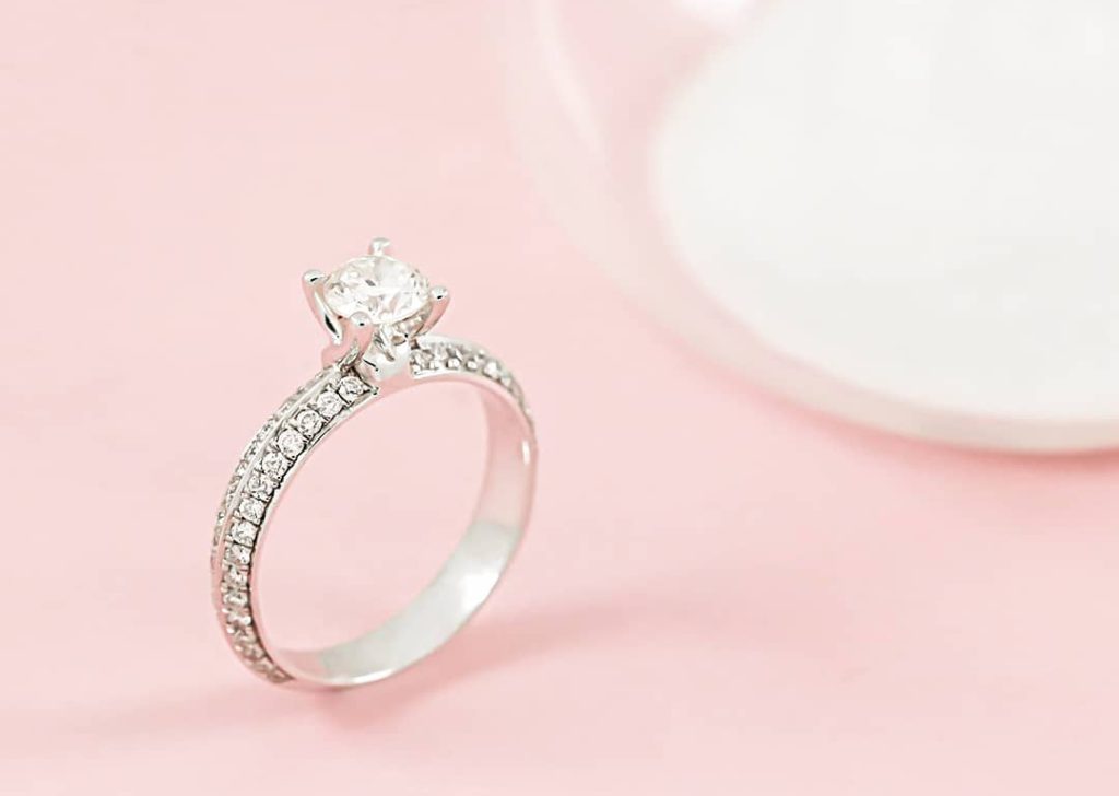 Hal yang Harus Diperhatikan Saat Memilih Cincin Berlian Terbaru