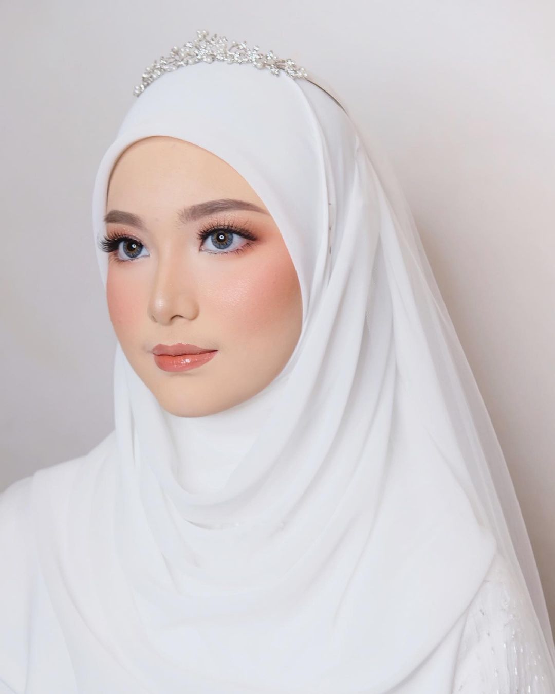 Pengantin hijab mahkota tiara