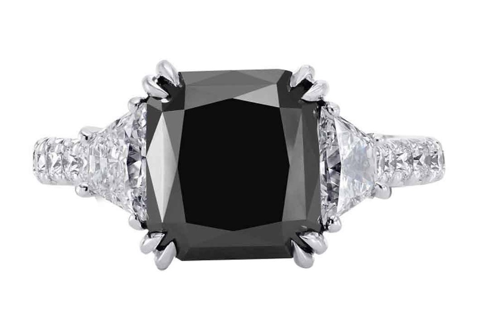 cincin berlian hitam