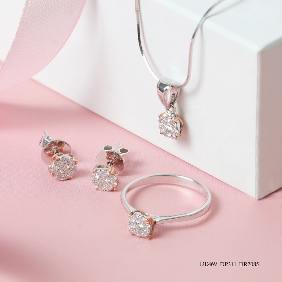 Set perhiasan berlian