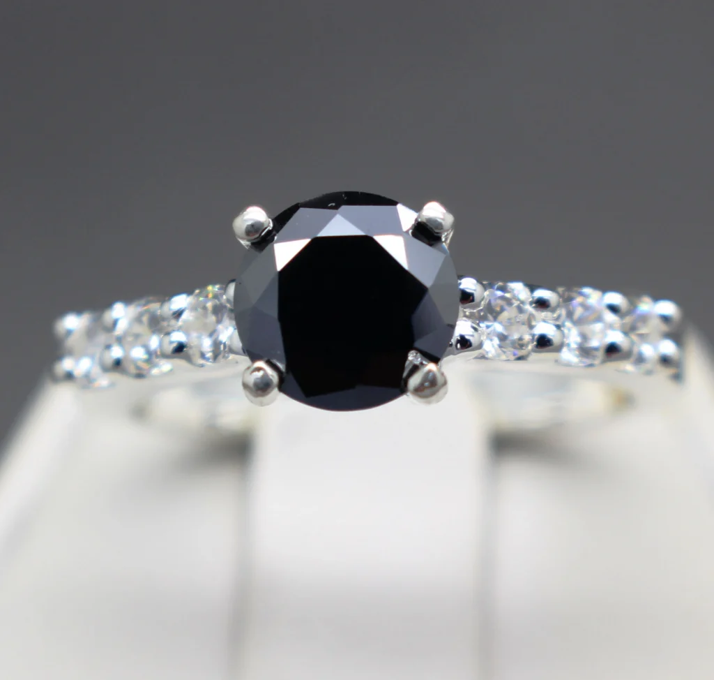 cincin berlian hitam asli