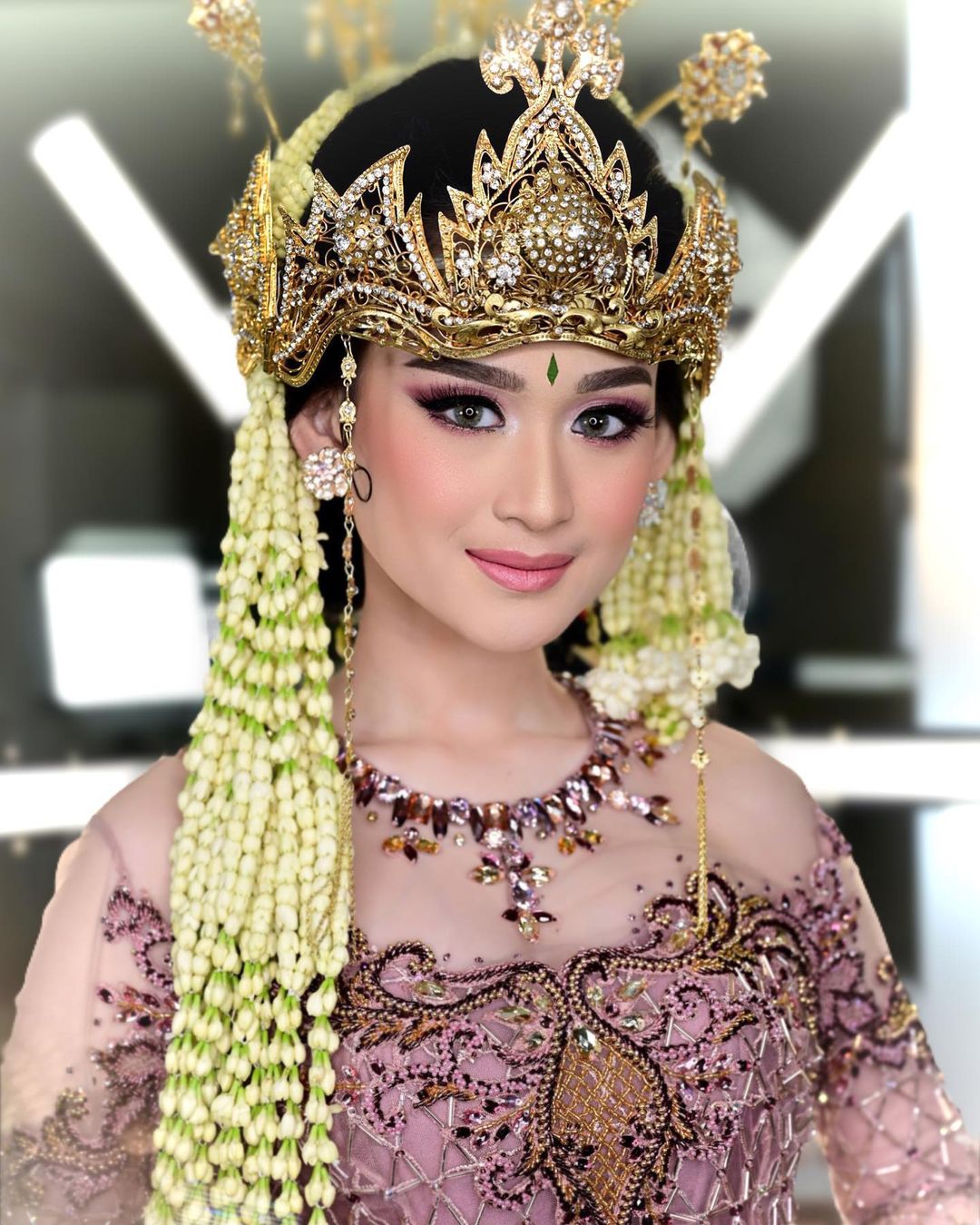 Pengantin Sunda Sukapura Siger