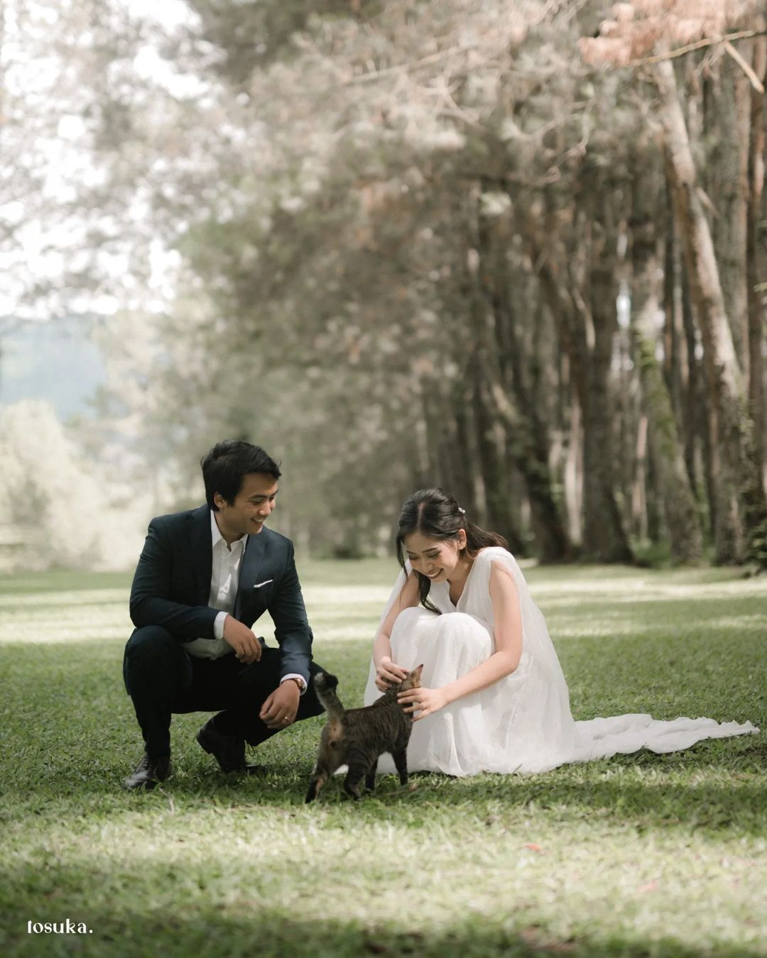 Prewed outdoor casual