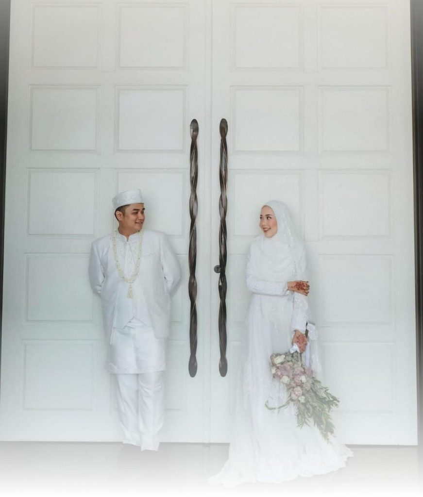 pasangan pengantin muslim