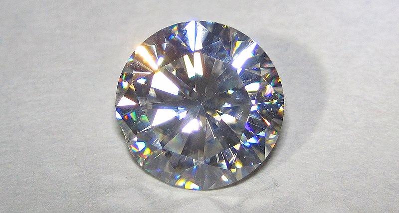 batu moissanite 