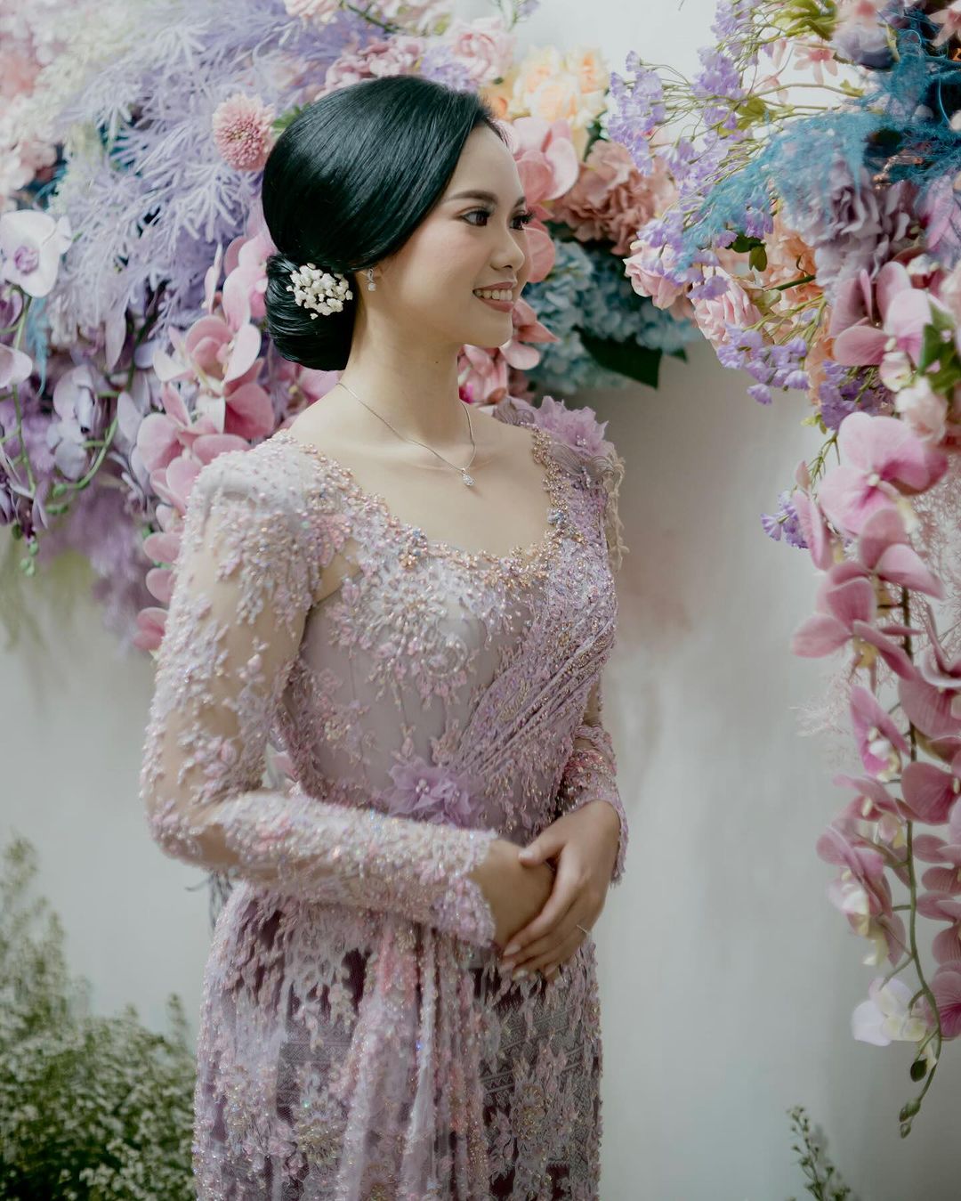 kebaya lamaran pernikahan