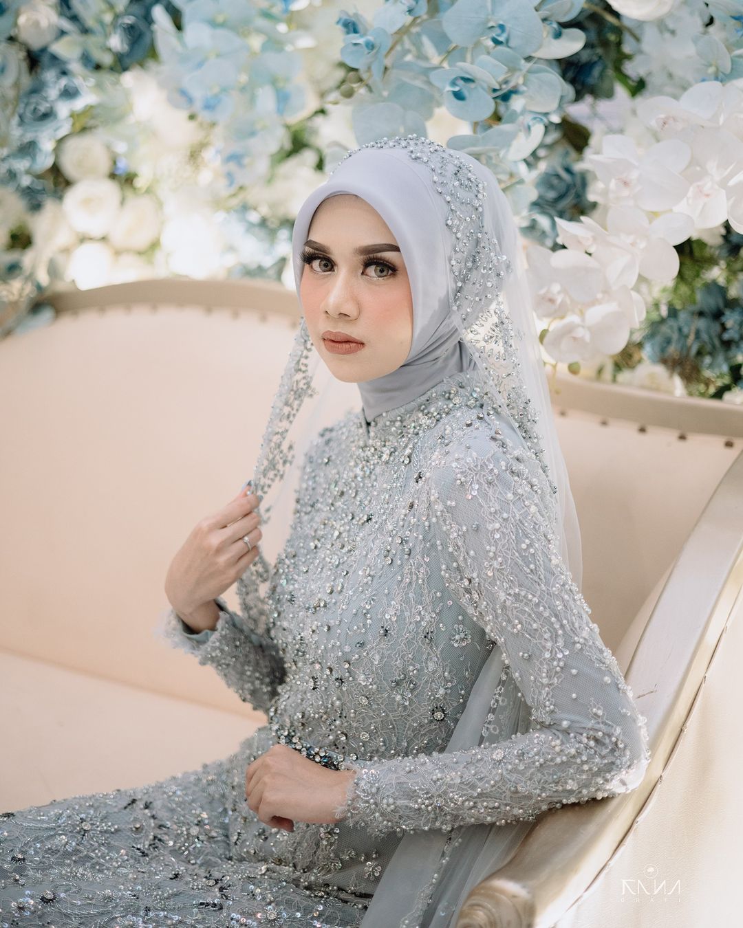 kebaya tunangan biru