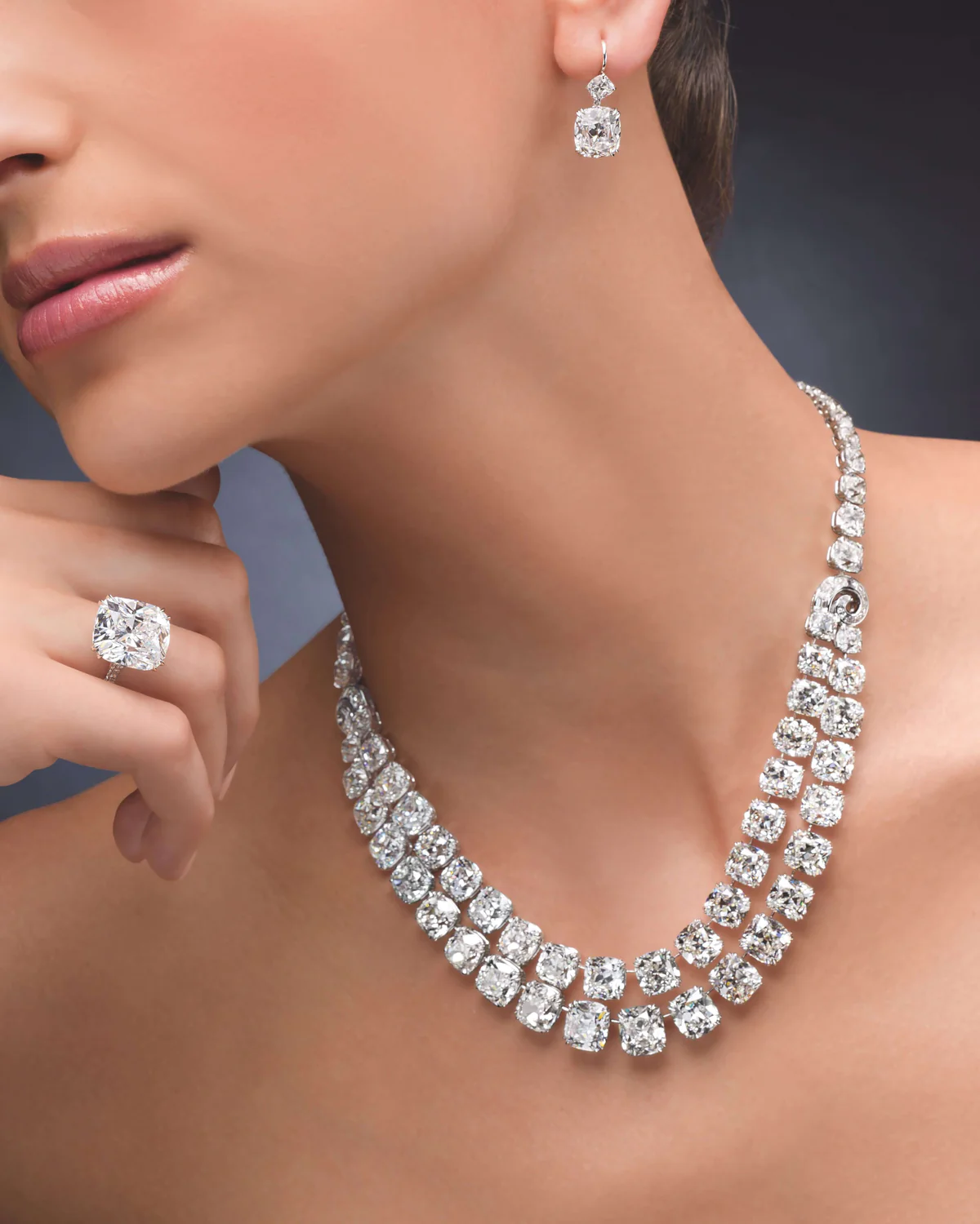 model kalung berlian klasik