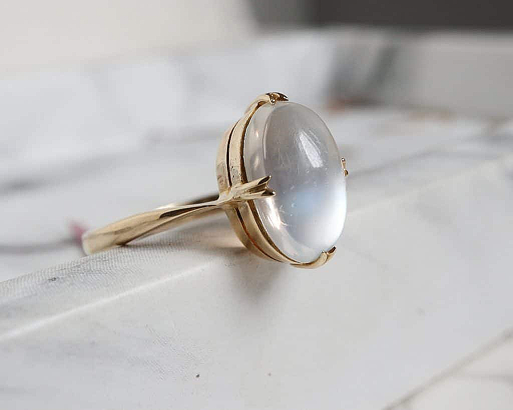 Cincin Moonstone 