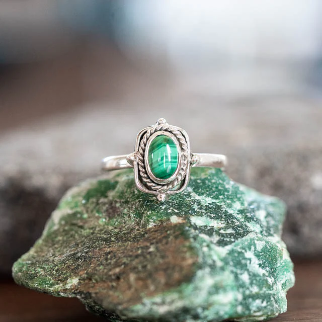 Cincin permata Batu Malachite