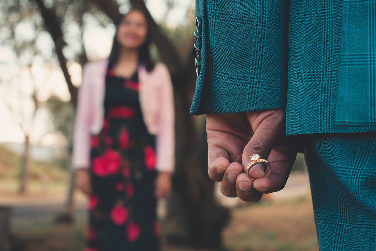 surprise wedding proposal dengan promise ring