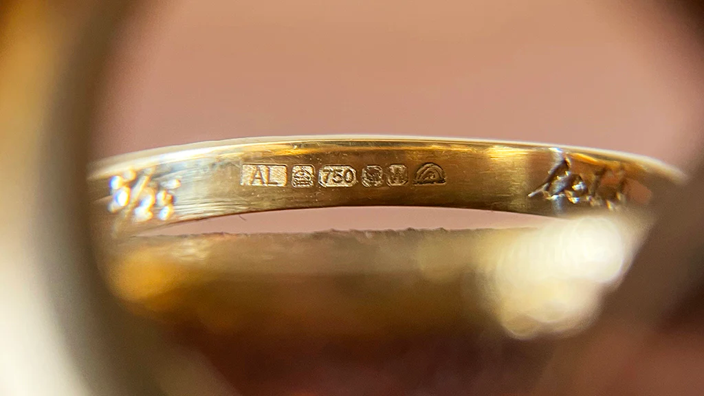 Arti dari Kode Angka pada Perhiasan Emas