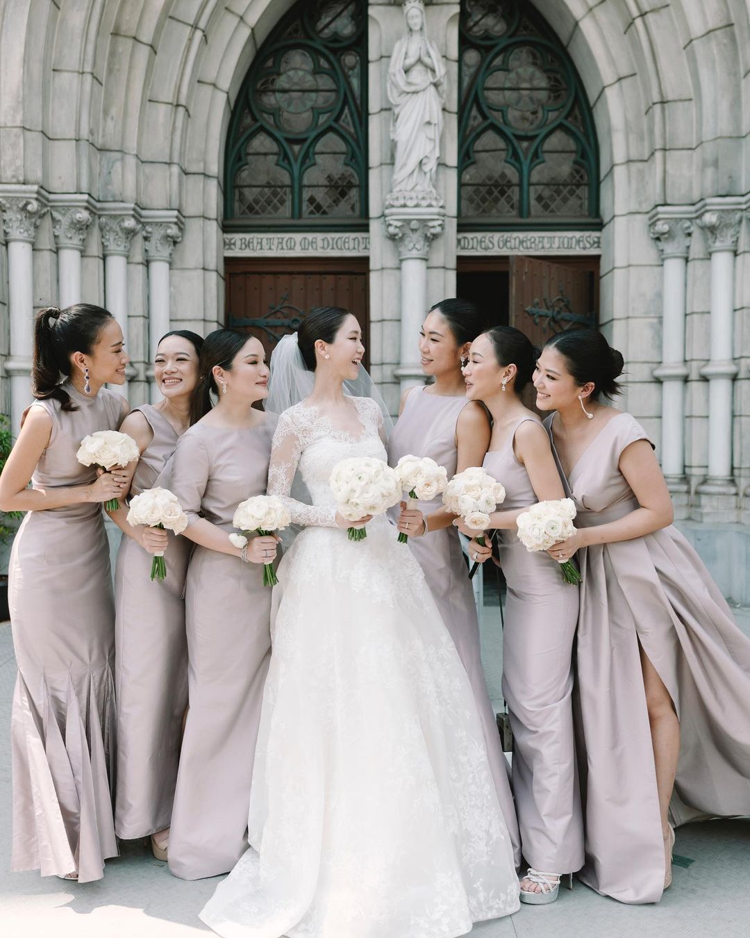 foto bridesmaid dan pengantin wanita