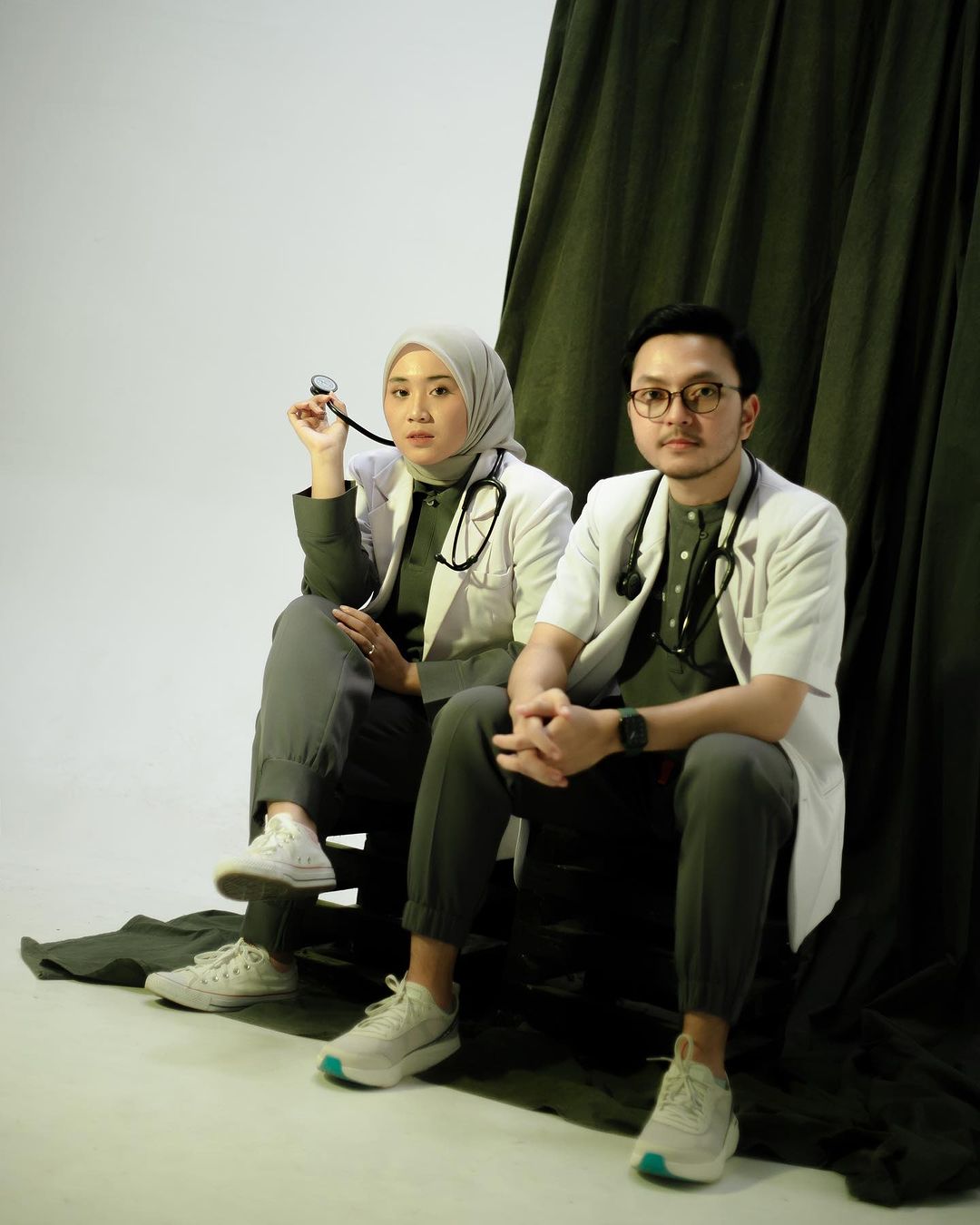 Foto prewedding profesi dokter