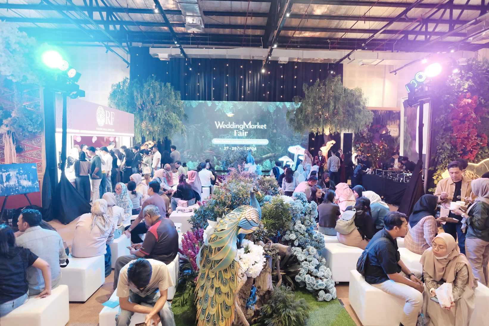 suasana di acara wedding exhibition