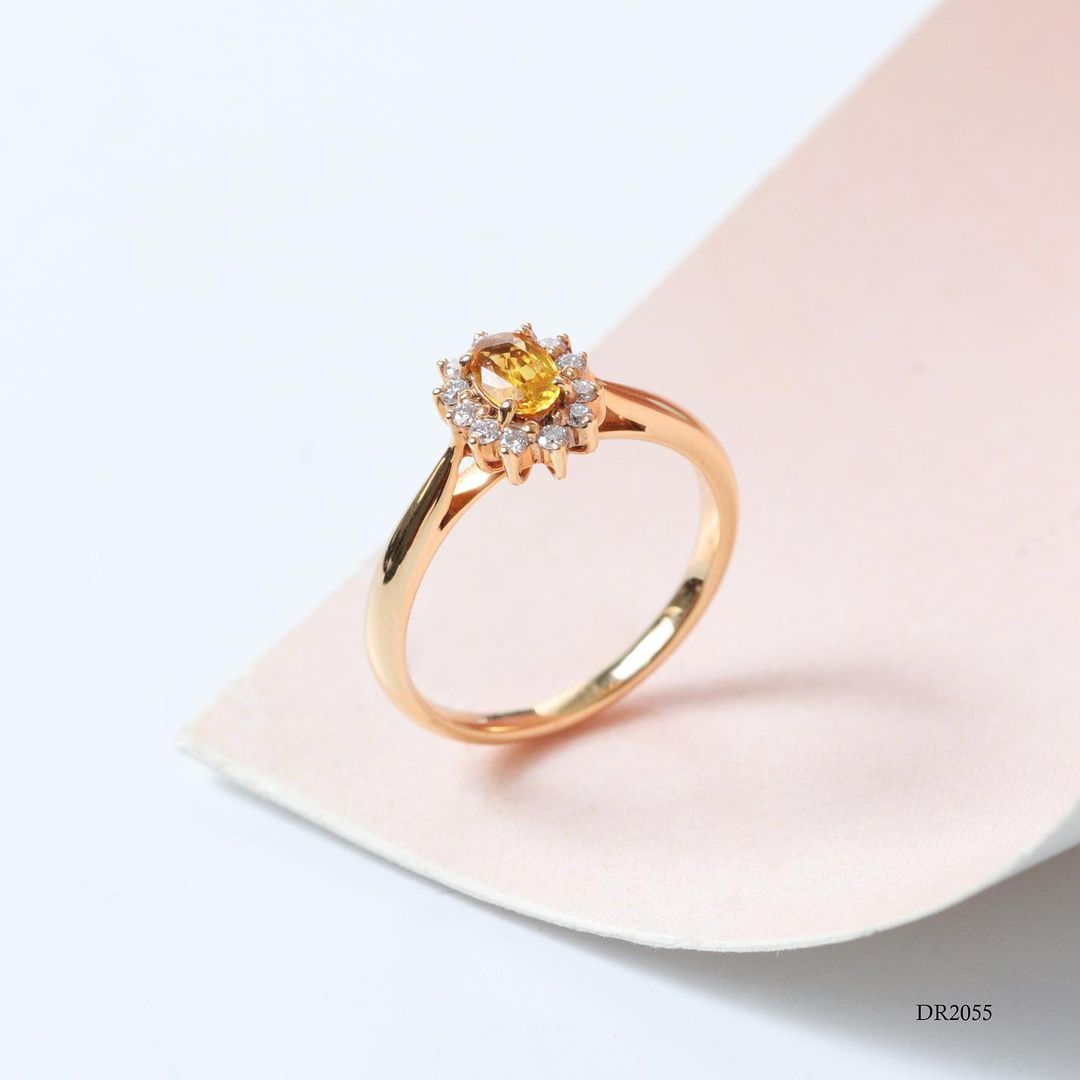 Cincin emas permata topaz dan berlian