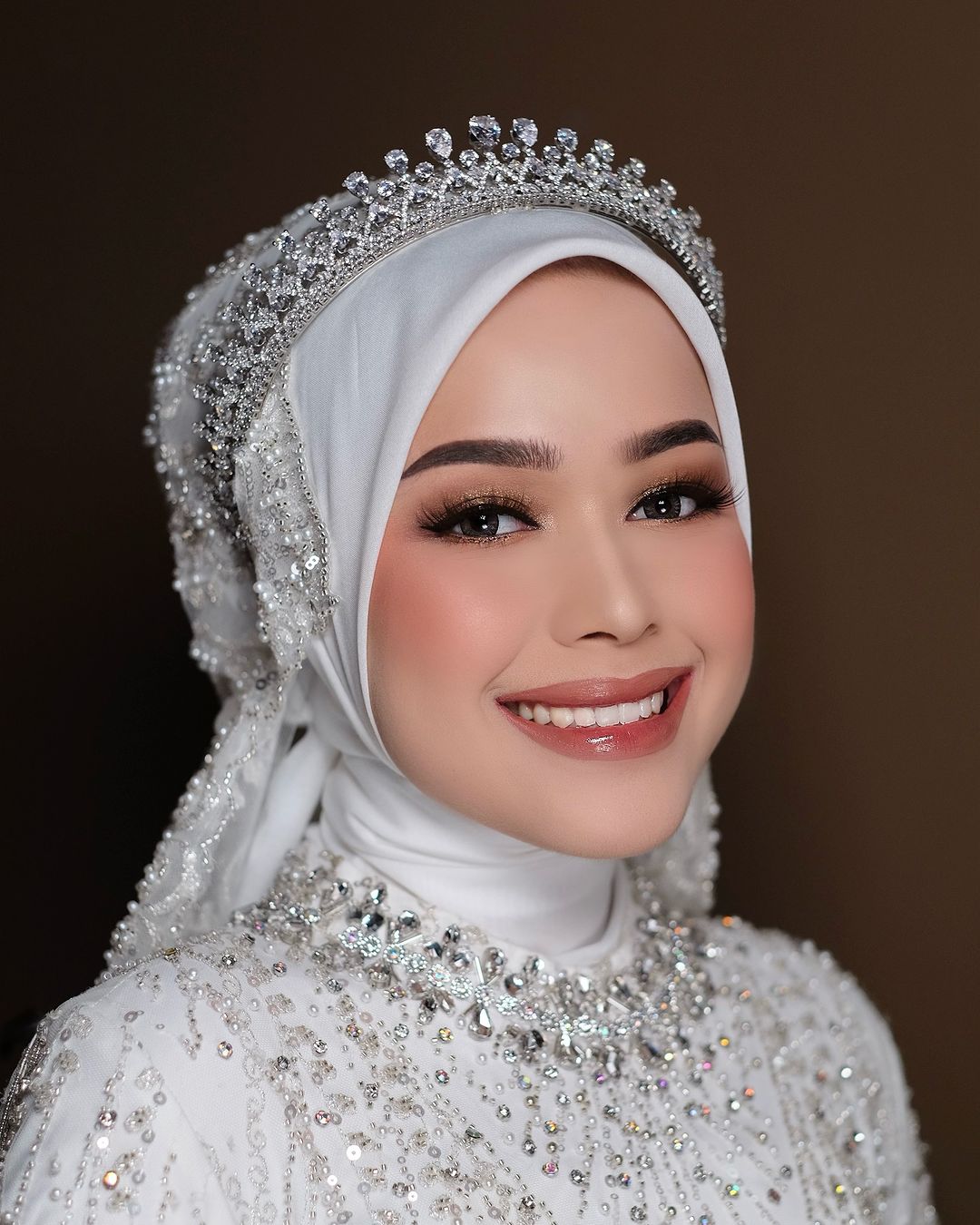 tren make up pengantn natural flawless