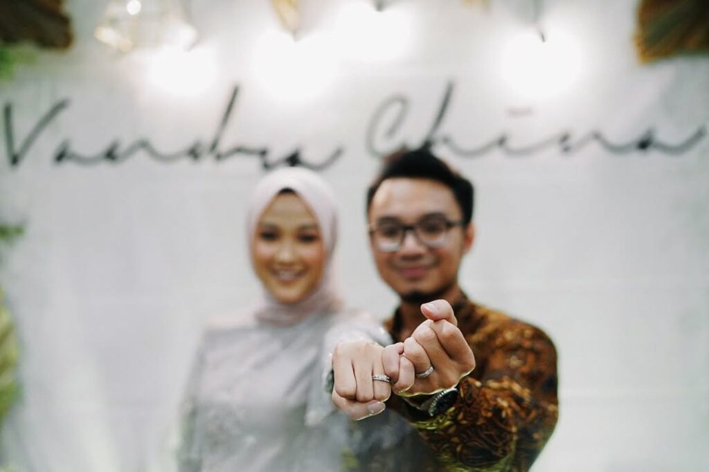 cincin tunangan