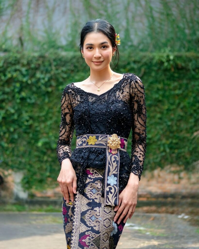 perhiasan emas untuk kondangan