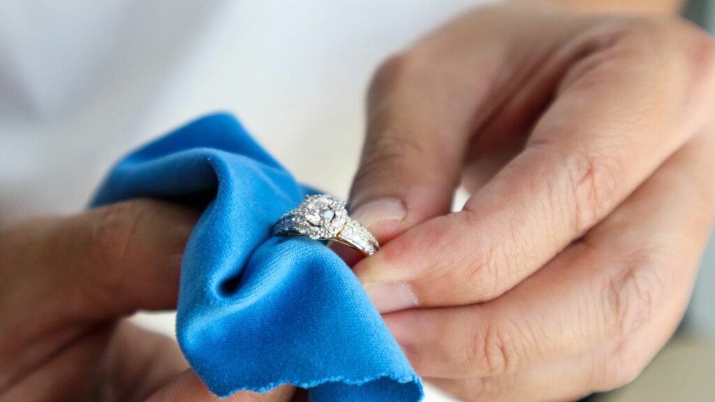 cara merawat cincin nikah