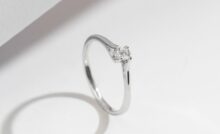 Cincin berlian solitaire emas putih