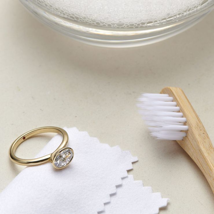 cara membersihkan cincin emas
