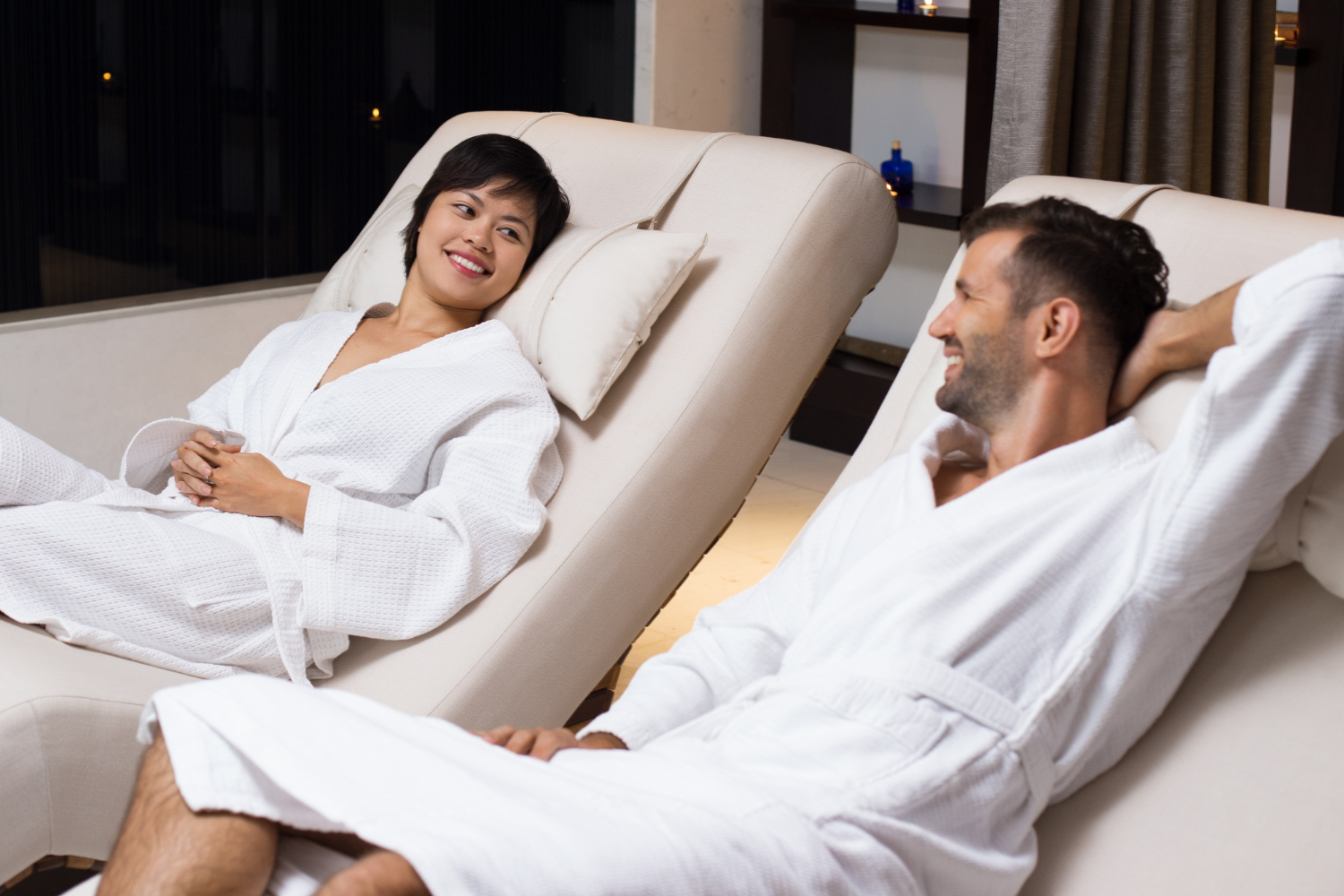 staycation hadiah pernikahan pasangan