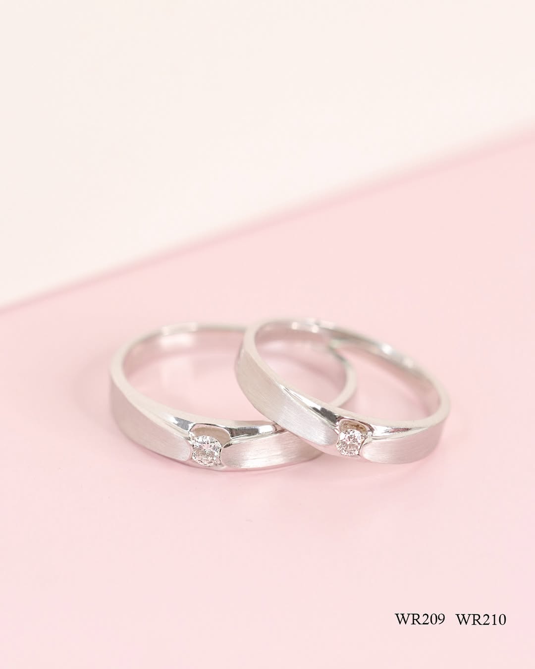cincin kawin minimalis modern elegan emas putih