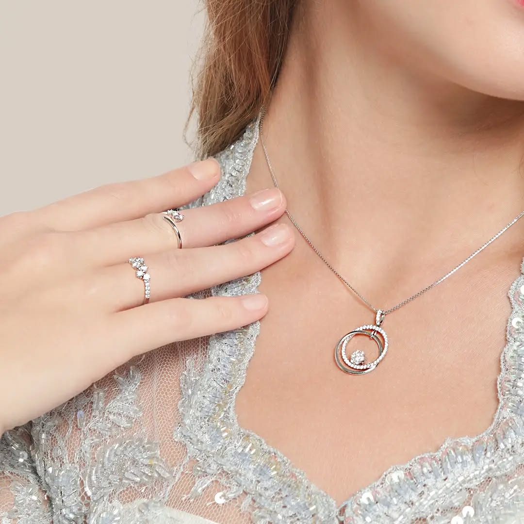 perhiasan emas putih elegan