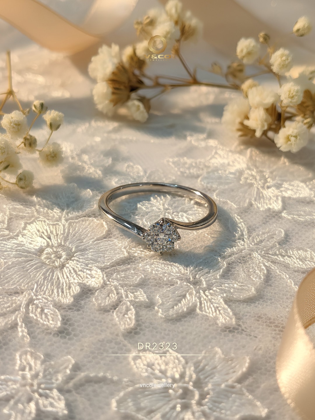 cincin berlian modern elegan