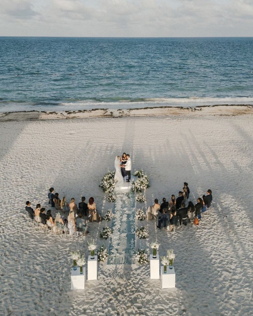 tema pernikahan tepi pantai