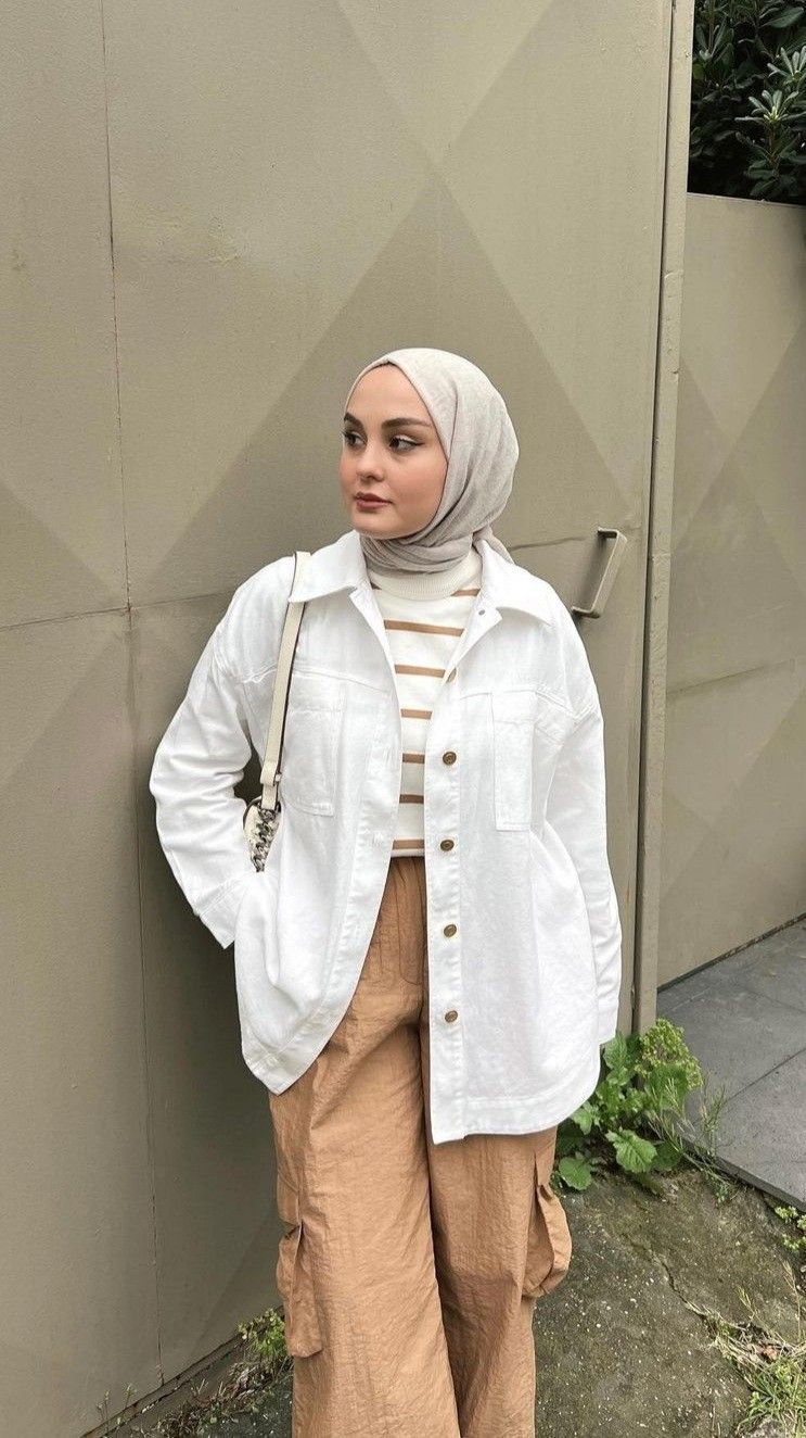 jaket denim putih hijab outfit
