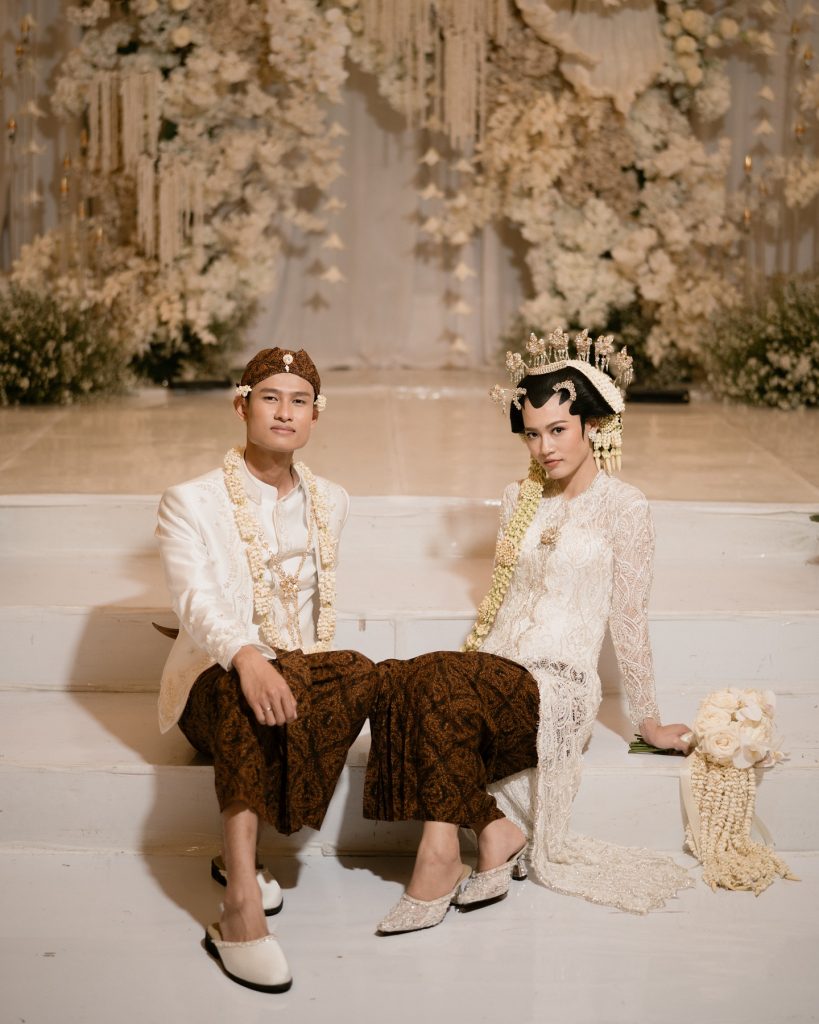 Cara menggabungkan unsur adat ke pernikahan modern