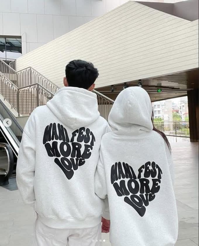 Outfit prewed hijab dengan hoodie