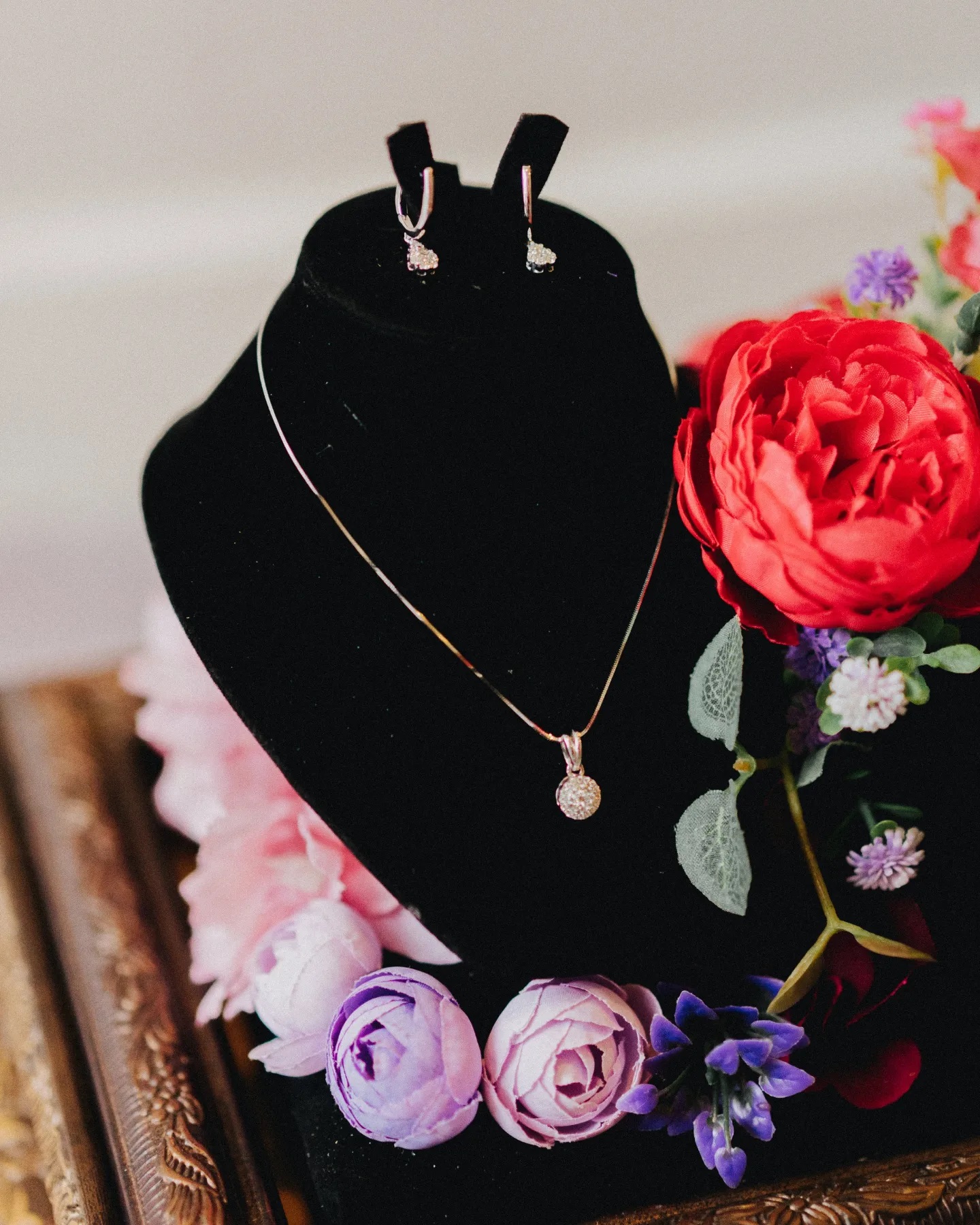 mahar perhiasan emas satu set