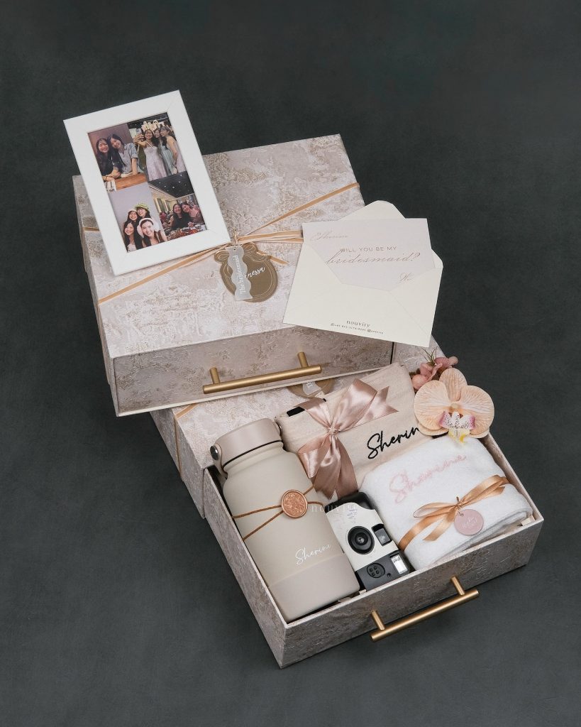 isi kotak kado bridesmaid