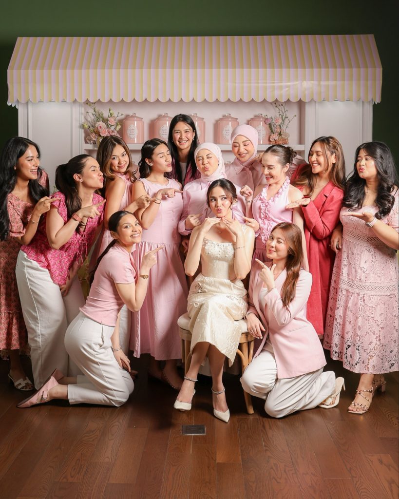 ide bridesmaid proposal ala syifa hadju