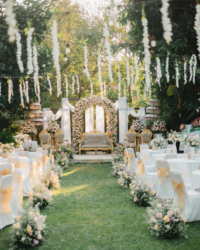 pernikahan outdoor di taman garden wedding