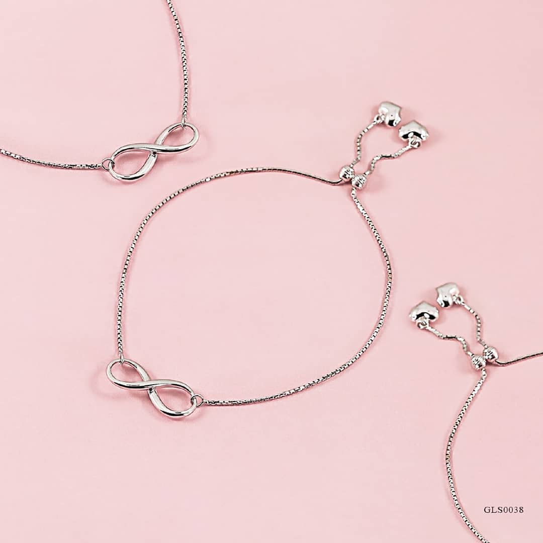 gelang serut infinity untuk hadiah bridesmaid proposal