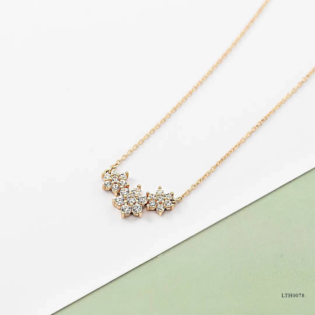 kalung emas wanita cantik kekinian 